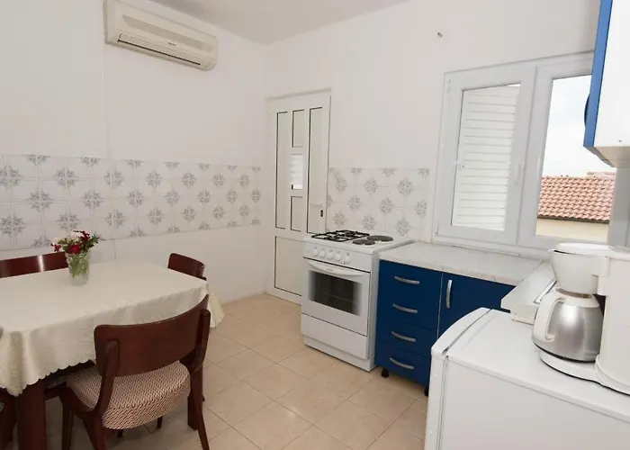 In Stupin Celine With Sea View, Terrace, Air Conditioning Wifi 5149-2 Appartement Podglavica